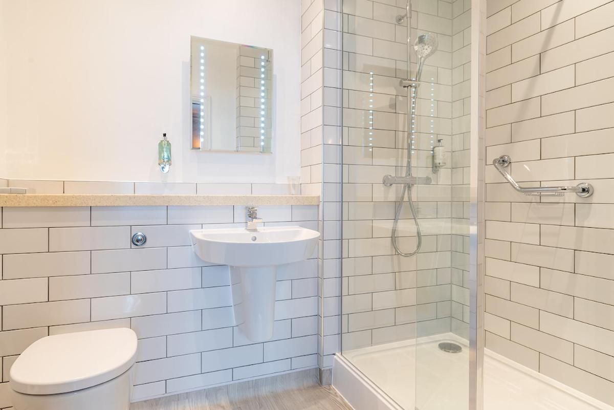 The Bell By Innkeeper'S Collection Aston Clinton Экстерьер фото