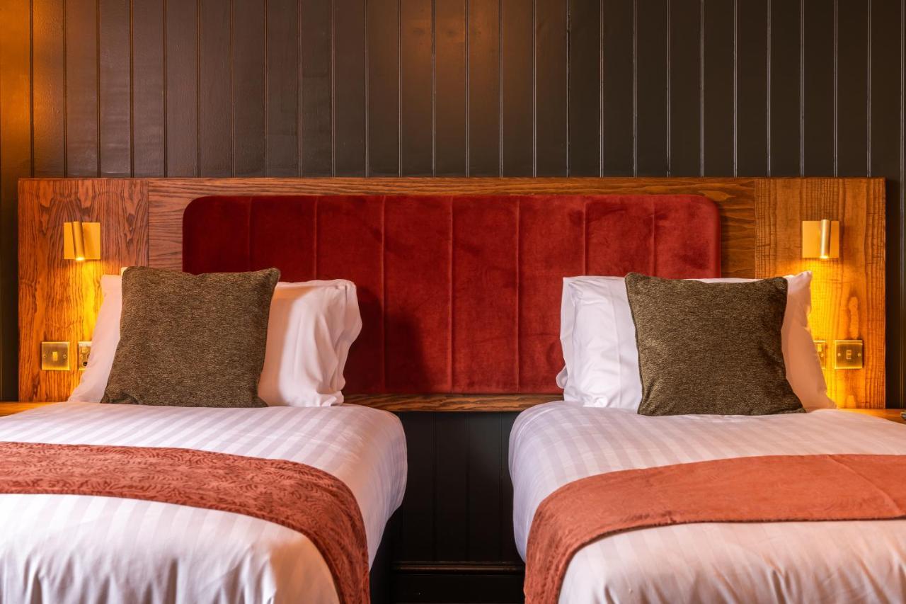 The Bell By Innkeeper'S Collection Aston Clinton Экстерьер фото